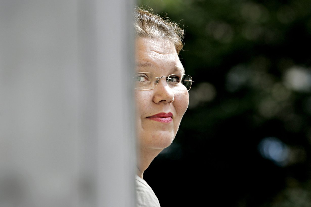 Kaarina Hazard on 49-vuotias vapaa kirjoittaja.
