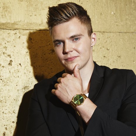 Laulaja Elias Kaskinen on jouluperinteiden suuri ystävä. ”Perinteet ovat kivoja, kunhan niitä ei ota liian tosissaan.”