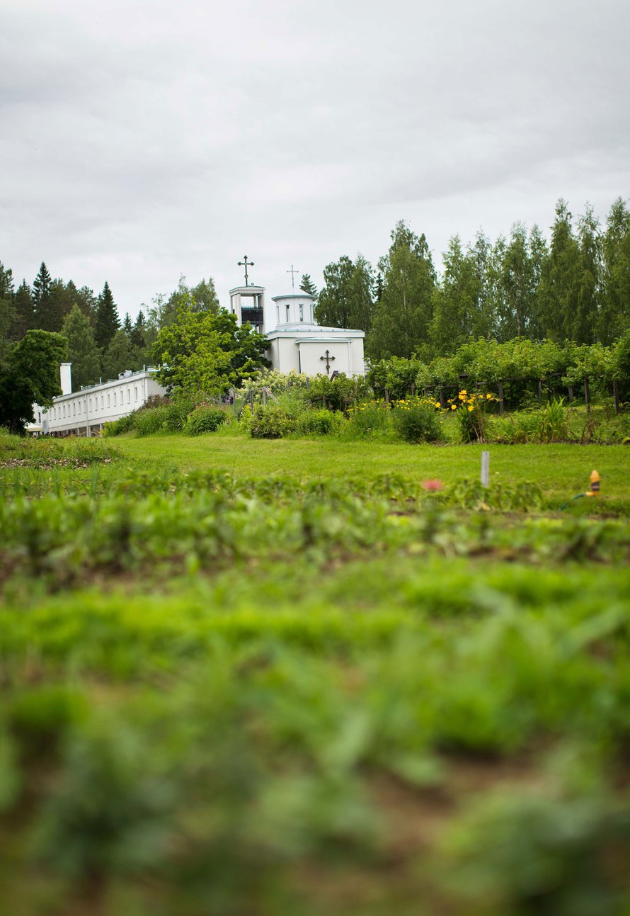 Lintulan luostari on toiminut Heinävedellä vuodesta 1946.