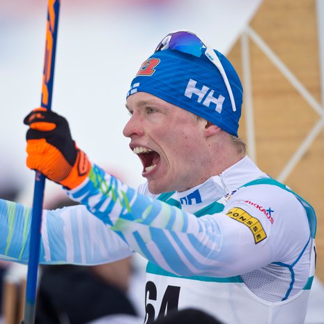 Kun Iivo Niskanen hiihtää olympialaisissa 50 kilometriä, Jarmo Lehtinen selostaa radiossa kolme tuntia. 