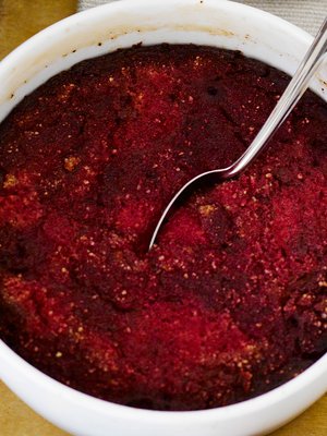 Punajuurilaatikko saa lisämakua fetasta.