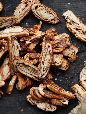 Korvapuustit maistuvat sellaisenaan kahvin kanssa.