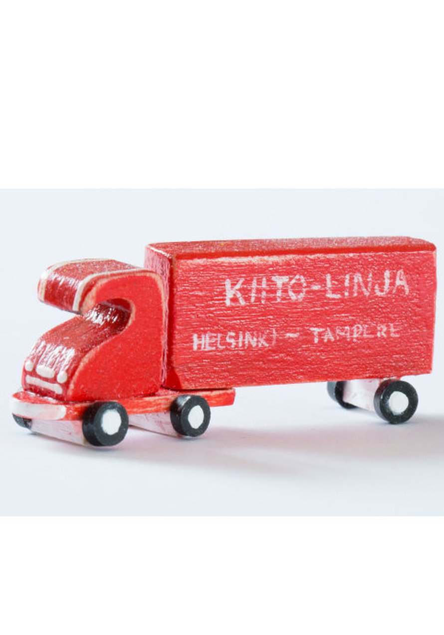 Kiito-Linja -auton malli on napattu vanhasta Anttilan kuvastosta.