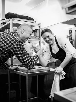 Marco Bjurström ja pikkuveli Janek Bjurström avasivat ravintolan tammikuussa 2014. Lapsena Marco oli perheen kokki. 