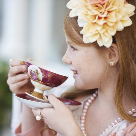 "Oletpa taitava!" Tai: "Oletpa kömpelö!" Moni muistaa aikuisenakin, mitä heistä on sanottu lapsena.