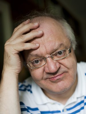 Jari Sinkkonen sanoo, että vaikka lapsi ei harrastaisi mitään, hänellä on ”suuri riski” kasvaa ihan normaaliksi.