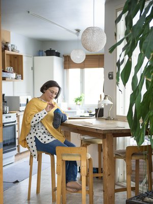 ”Sijoitettu lapsi on koko elämänsä sijoitettu lapsi. En voi irrottaa sitä itsestäni enkä tiedä, millainen olisin, jos olisin kasvanut biologisessa kodissani”, Sinikka sanoo.