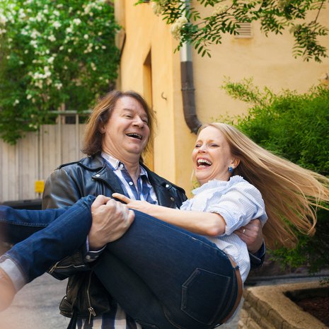 Timon kannustamana Minna uskalsi aloittaa taas pianotunnit. "Teimme sopimuksen: Timo kokkaa, jos soitan taustamusiikkia." 