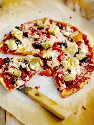 Voit tehdä myös pieniä pizzoja, joihin laitan vain yhtä täytteen raaka-ainetta.