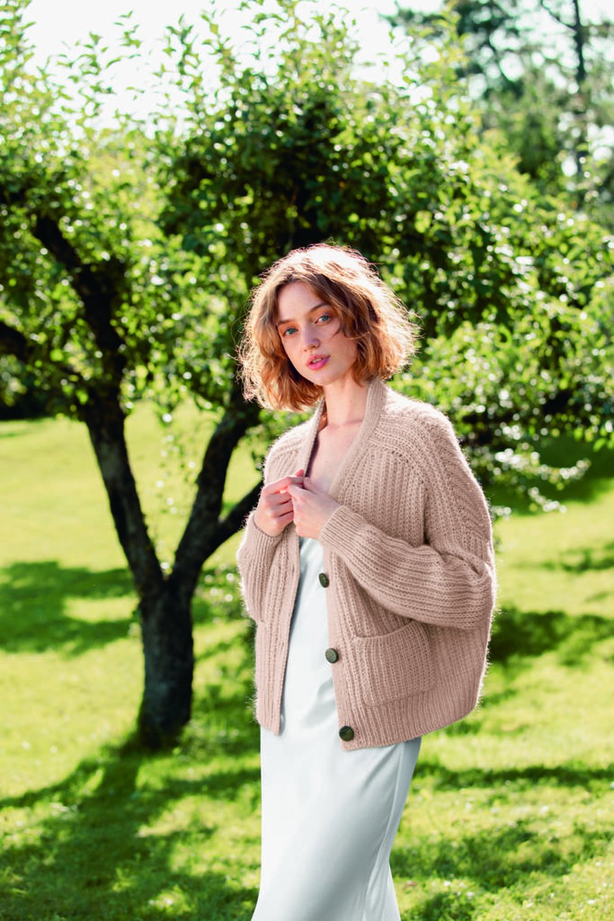 21 Beige neuletakki