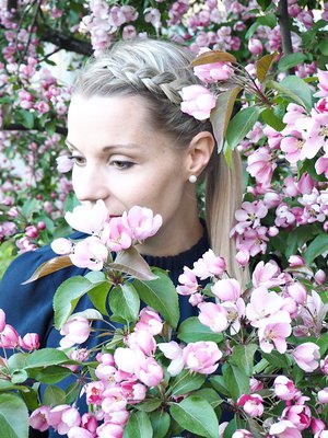 Aikaisemmin Jennan kaapista löytyi tuplakappaleita samoista vaatteista. Hän ei ollut muistanut, että oli jo ostanut samanlaisen. ”En enää erottanut halua tarpeesta”, Jenna sanoo.