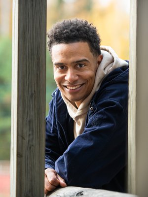 Entinen koripalloammattilainen Shawn Huff kilpailee Tanssii tähtien kanssa -ohjelmassa syksyllä 2023. 