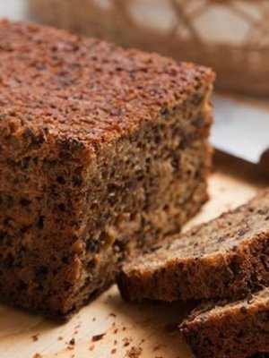 Vuokaleivästä leviää makean maltainen tuoksu.