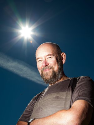 Esko Valtaoja, 64, on eläkkeelle jäänyt avaruustähtitieteen professori.