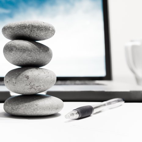 Kun otat luonnon elementin käteesi "stressileluksi", ajatuksesi selkiytyvät ja uudet ideat kirkastuvat.