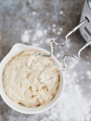 Taikinakoukut säästävät gluteenittoman leipojan hermoja.