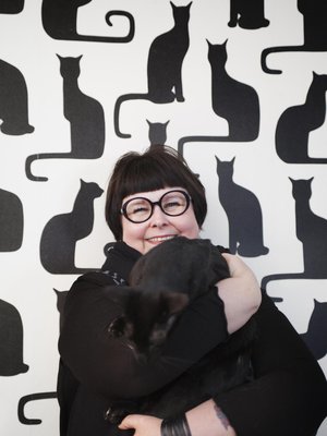 Pirkolla on neljä kissaa Béla, Gebsu, Jesse ja Nipsu. Niiden elämää voi seurata Pirkon kissa­blogissa Elämää ja elämyksiä.