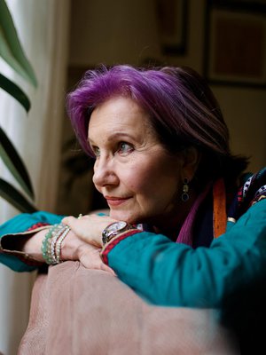 Aria Uusi-Einolalla on takanaan 50 vuotta hiuselämää, 41 vuotta elämää Keniassa, 30 vuotta avioliittoa ja 26 vuotta äitiyttä.