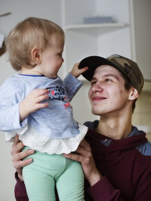 "Olen aika rauhallinen, mutta Vanessa on vikkelä likka. Äitiinsä tullut", Santeri sanoo.