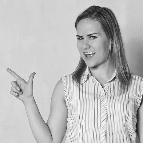 Karla Nieminen on 28-vuotias diplomi-insinööri ja ihmissuhdetaitokouluttaja. Hän on pohtinut paljon sitä, miten ihmiset voisivat tutustua toisiinsa paremmin.