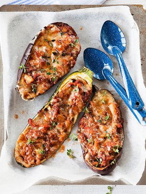 Täyte onnistuu niin jauhelihasta kuin soijarouheestakin.