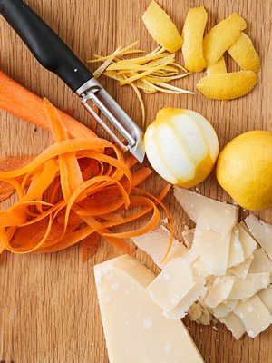 Hyvä kuorimaveitsi säästää kokkia. Mitä isompi arkikattila, sitä suurempi syy ostaa kunnon veitsi.