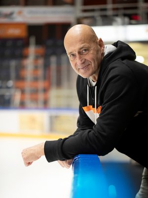 Yksi Juha Sulinin oppi on tämä: Kun pelottaa, kannattaa keskittyä hetki hengittämiseen. Maailma ei mene sillä välin sijoiltaan.