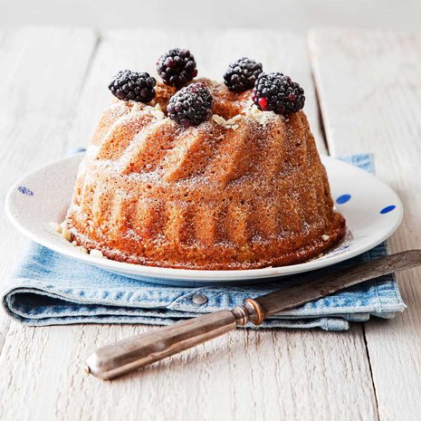 Kahvikakun voi tarjoilla kerman tai jäätelön kanssa.