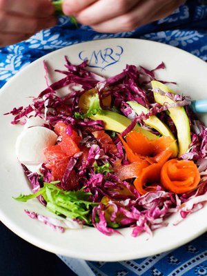 Greippi, avokado ja mozzarella ovat mahtava makuyhdistelmä lohen kanssa.