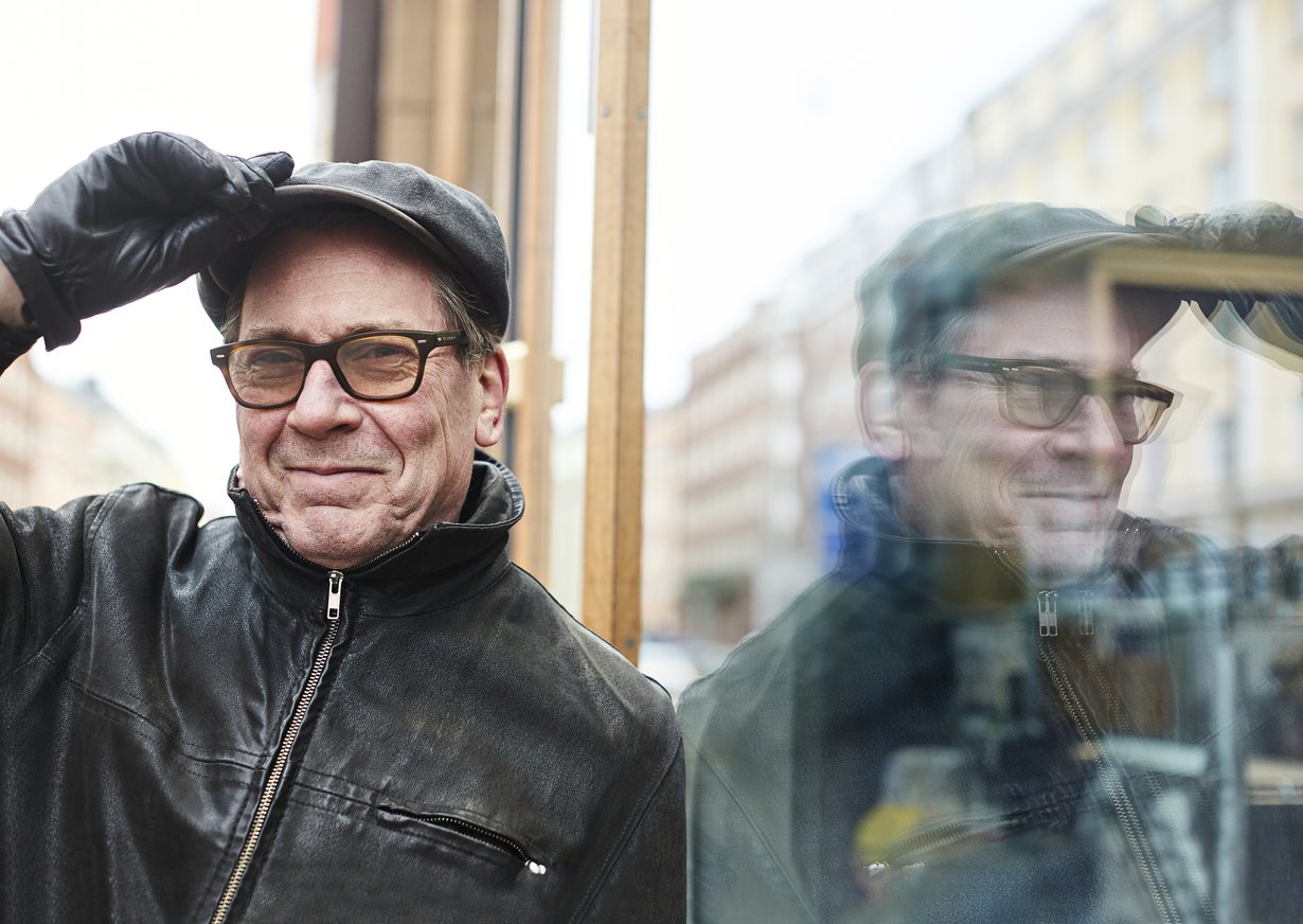 Matti Onnismaan kasvot ovat monelle tutut. ”Ihmiset tulevat juttelemaan ja kiittämään. Sehän on hirveän miellyttävää, kun kiitetään oikein asian kanssa.”