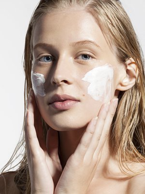 Puhdistusemulsiosta saat mainion pikanaamion. 