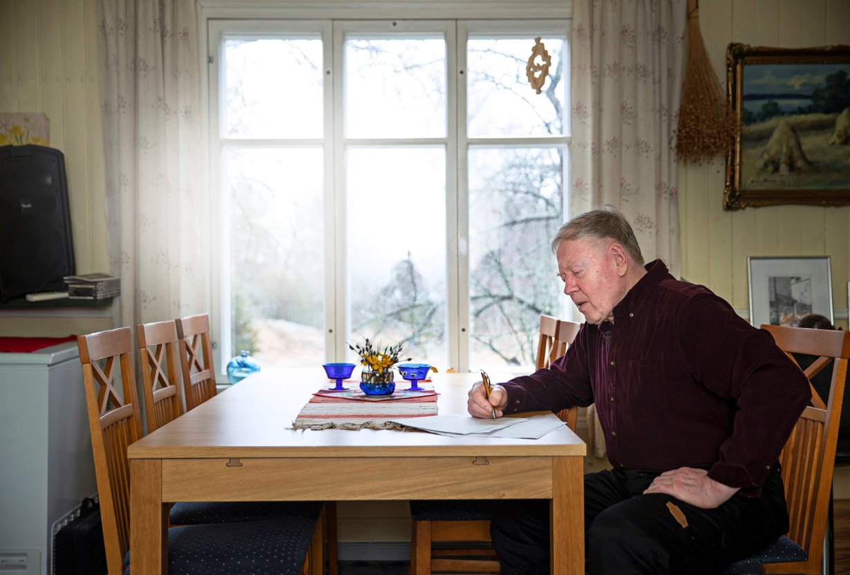 Veikko Harala, 77, haluaisi kirjoittaa naiselleen runoja ja laulaa lauluja. ”Kumppanuus on tavattoman hieno asia. Hyvä parisuhde kantaa ihmistä.”