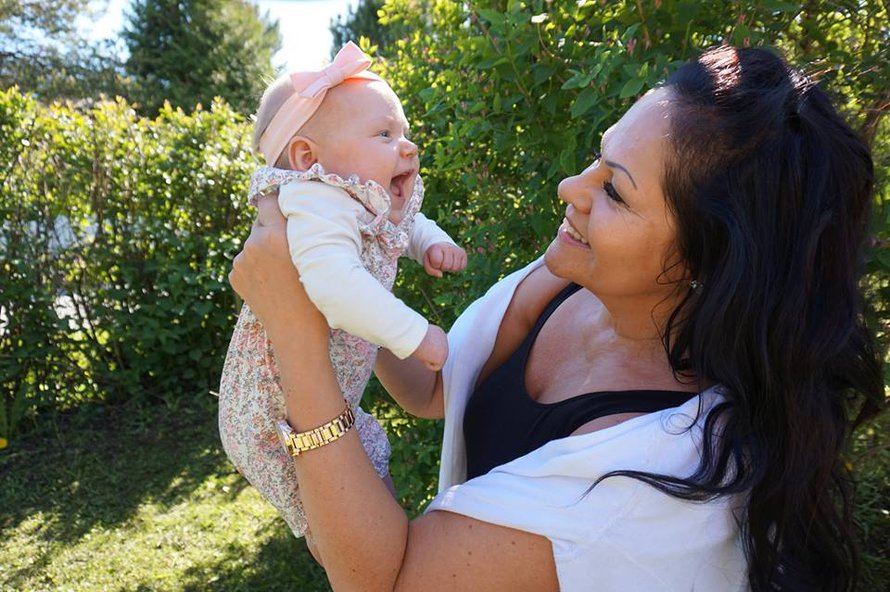 Pieni Mimmi on Maarit Jakobssonin, 54, yhdeksäs lapsenlapsi.