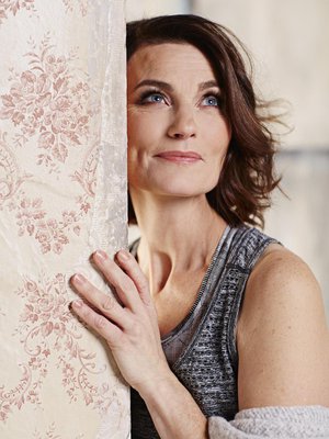 "Olen uskaltanut lopettaa suorittamisen ja jokapäiväisen kouhkaamisen", sanoo Jonna Järnefelt.