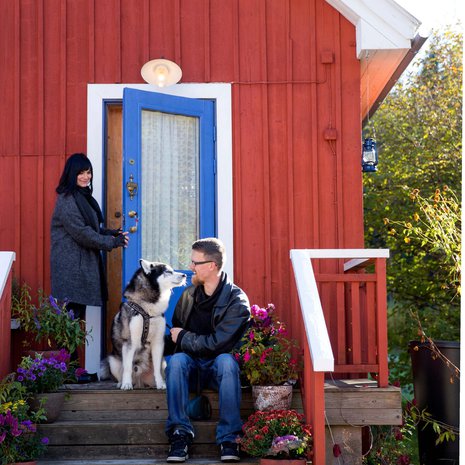 Merin ja Ilmarin torppa on maalla omassa rauhassa mutta lähellä kaupungin rientoja. Se rakennettiin alun perin saunamökiksi päätilalle, jota ei enää ole.