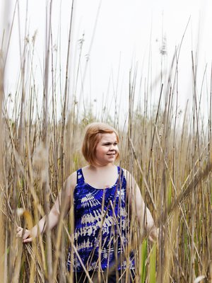 Sari Sainio, 20, asuu Turussa avomiehensä kanssa. Hän opiskelee kaupallista alaa, kirjoittaa blogia ja on mukana Suomen reumanuorten hallituksessa.