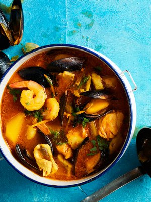 Keiton keltainen väri tulee sahramista ja appelsiinista.