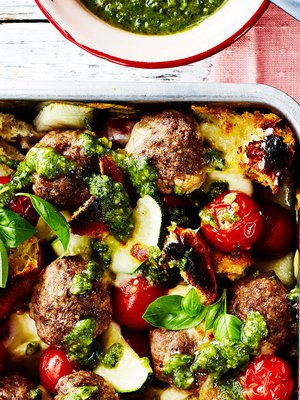 Kaikki samalle pellille ja eikun uuniin!