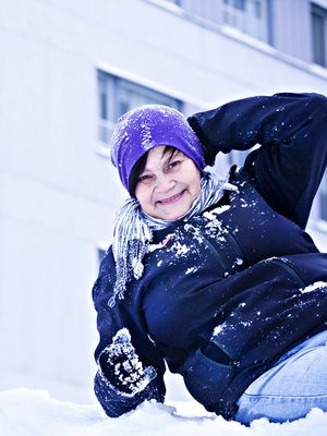 "Näin onnellinen en ole ollut koskaan ennen. Olen kiitollinen kaikesta tuesta, jota olen saanut", Ella Viitala, 59, sanoo.