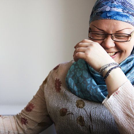 Heli Hevander ja Kirsi Pesonen paljastavat salaisen aseensa: "Meilläpä on musta vyö karaokessa. Ei kannata tulla meille uhoamaan."