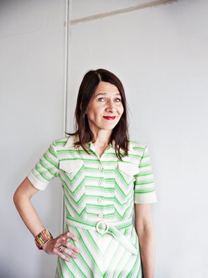 Riina Katajavuori on yksi Onnellinen pulla -teoksen kirjailijoista. Kirjan ovat toimittaneet Reetta Meriläinen ja Johanna Pietikäinen.