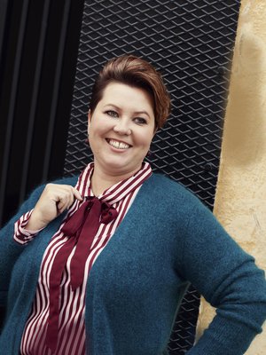 40-vuotiaan Katin elämässä on aina vauhtia ja nyt myös lisää väriä. Hän otti uuden vuosikymmenen vastaan ”iisisti ilman ikäkriisiä”. 