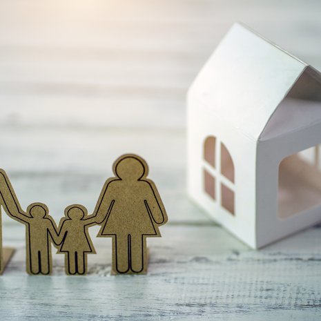 Uusperheessä yhteenmuuttoa kannattaa pohtia ja pohjustaa huolellisesti, neuvoo asiantuntija.