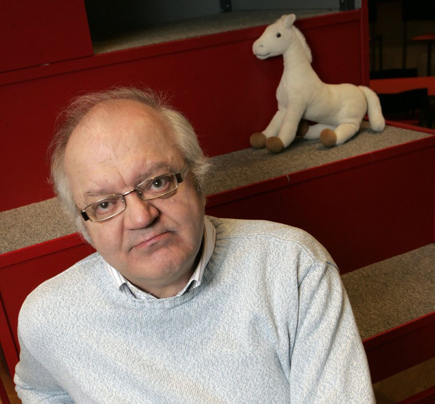 "Asiat, jotka saattavat lapselle olla valtavan tärkeitä, voivat olla todella pieniä. Usein riittää se, että hänet huomioidaan", sanoo Jari Sinkkonen.
