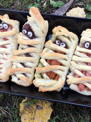 Muumiotortut lähtivät ulkoilemaan ennen kuin ne haukataan parempiin suihin.