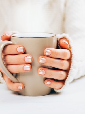 Talven kylmä ilma hidastaa kynsien kasvua. On aika antaa niille erityistä huomiota!