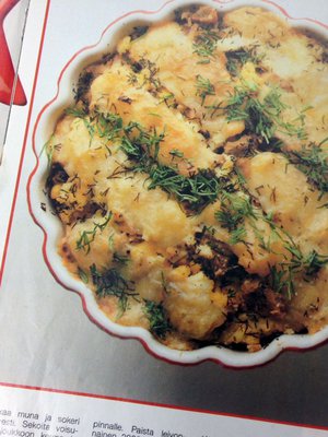 Lohipiirakan resepti on alun perin julkaistu Kodin kuvalehden Leivo joulu kotiin -ruokaliitteessä vuonna 1987.