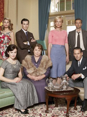 Sarjan keskushenkilö on sairaanhoitaja Sarah Adams.