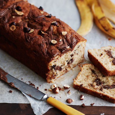 Banaanikakku säilyy jääkaapissa viikon, ja huoneenlämmössä pari päivää.