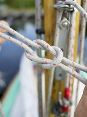 Purjehtijat ovat solmujen teon mestareita, mutta vasta-alkajastakin voi tulla mestari!